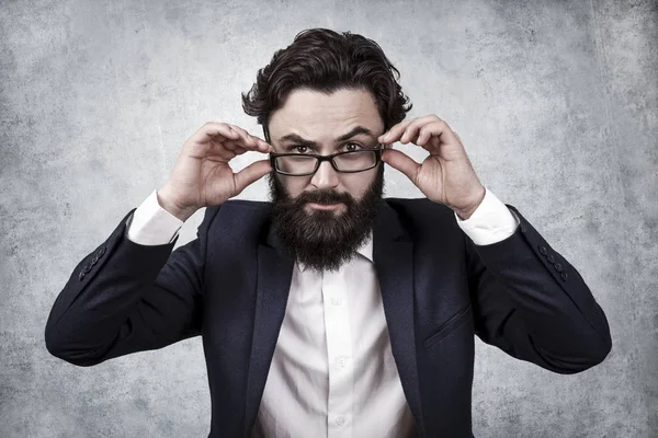 Hombre de negocios serio con gafas —  Fotos de Stock