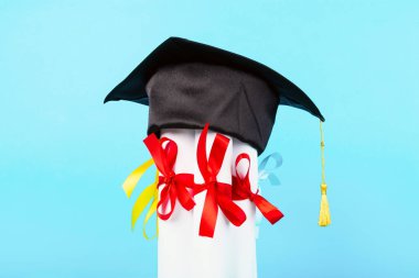Diploma mezuniyet kapağı