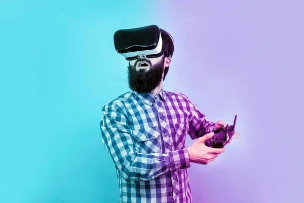 虚拟现实中的男人 — 图库照片