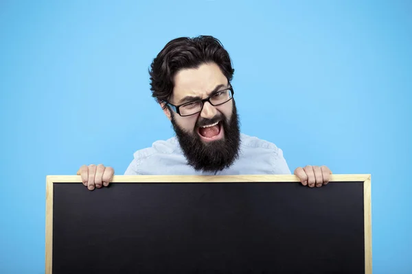 Man Holding krijtbord — Stockfoto