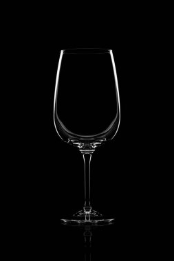 Boş berrak şarap bardağı