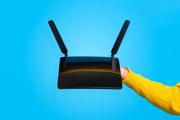 Router WiFi na rękę — Zdjęcie stockowe