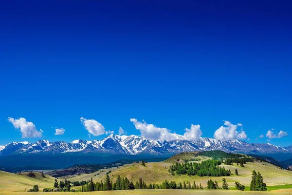 Snow Ridge Valley Snow Capped Mountains Summer — Stock Photo, Image