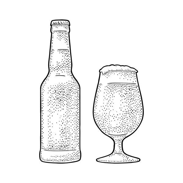 Bière Verre Bouteille Bière Fermée Gravure Vintage Vecteur Noir Illustration — Image vectorielle