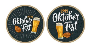 Bardak altlığı için reklam tasarım. Oktoberfest 2017 yazı ışınları ile.