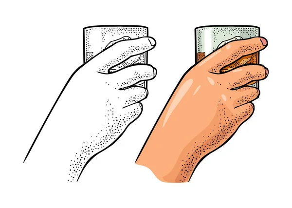 Mano femenina sosteniendo whisky de cristal. Grabado vectorial Vintage — Vector de stock