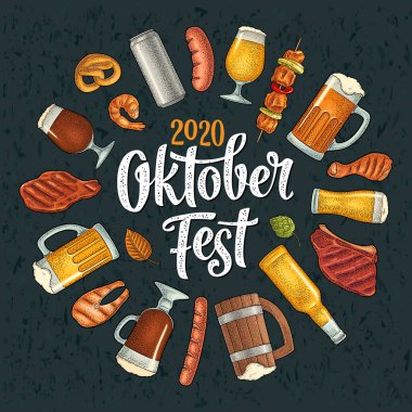 OktoberFest 2020 kaligrafik el yazısı harfleri. Bardak bira ve ızgara yemek. Koyu arkaplanda vektör renk vintage oyma çizimi izole edildi. Poster, bardak altlığı için reklam çemberi tasarımı