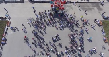 Kavram bisiklet ve sağlıklı bir yaşam tarzı. Havadan görünümü