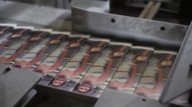 Yazdırma birimleri ve klasör sonra dergi baskı tesisi fabrika, konveyör bant satırında taşıma