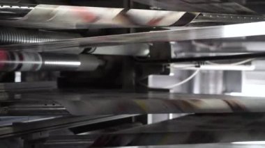 Yazdırma birimleri ve klasör sonra dergi baskı tesisi fabrika, konveyör bant satırında taşıma
