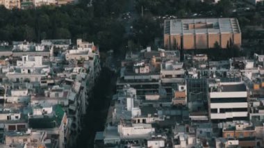 Lycabettus tepesinin tepesinden Atina, Yunanistan şehrinin panoramik görünümü.