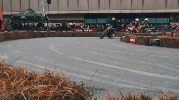 Moskau. Russland. 2019 Motocross-Flattrack-Fahrer im Einsatz — Stockvideo