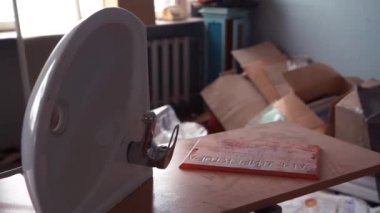 Terk edilmiş hastane, Pripyat 'ta ameliyat odası. Çernobil nükleer felaketi.