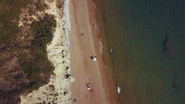 Drone aéreo de vídeo icônico praia nudista Corfu Grécia — Vídeo de Stock