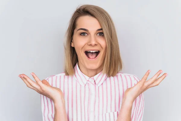 Retrato Alegre Feliz Fêmea Veste Camisa Listrada Rosa Gestos Com — Fotografia de Stock