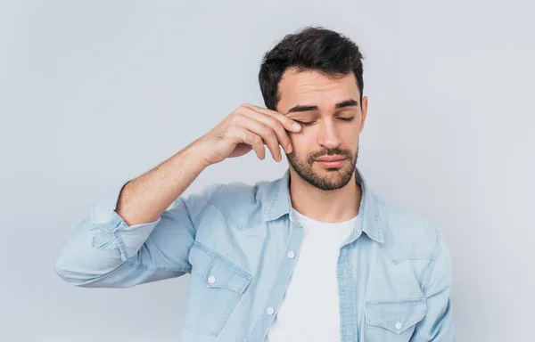 Retrato Hombre Barbudo Adormilado Aburrido Después Mucho Tiempo Exceso Trabajo — Foto de Stock