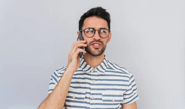 Retrato Estudio Hombre Barbudo Moda Gafas Redondas Tiene Comunicación Con — Foto de Stock