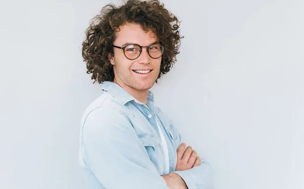 Perfil Horizontal Vista Retrato Belo Sorriso Jovem Macho Com Cabelo — Fotografia de Stock