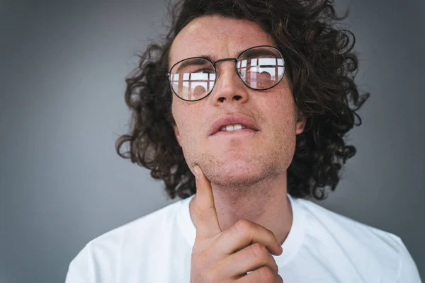 Cropped Closeup Shot Handsome Pensive Male Curly Hair Wears White — Stock Photo, Image
