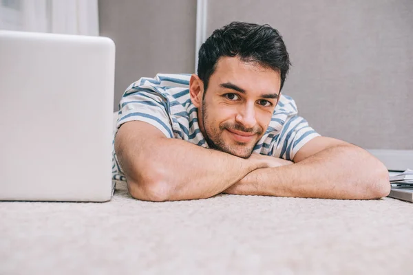 Happy Young Caucasian Freelancer Business Man Lying Laptop Eyes Closed — Stock Photo, Image