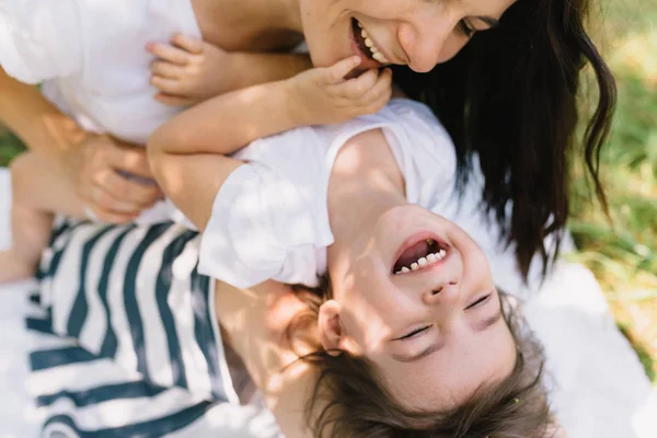 Cropped Shot Cute Happy Kid Daughter Her Beautiful Mother Playing — Stock Photo, Image