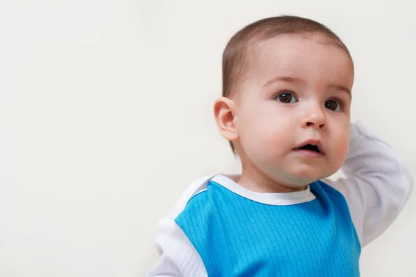 Beau Portrait Bébé Tout Petit Sur Fond Blanc — Photo