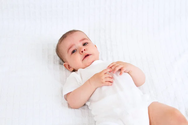 Hermoso Bebé Sobre Fondo Blanco — Foto de Stock