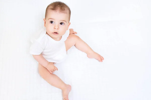 Όμορφη Χαριτωμένο Μωρό Λευκό Φόντο — Φωτογραφία Αρχείου