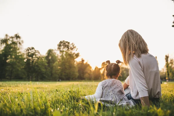 Beautiful Rear View Happy Girl Kid Playing Her Mother Portrait — Stock Photo, Image