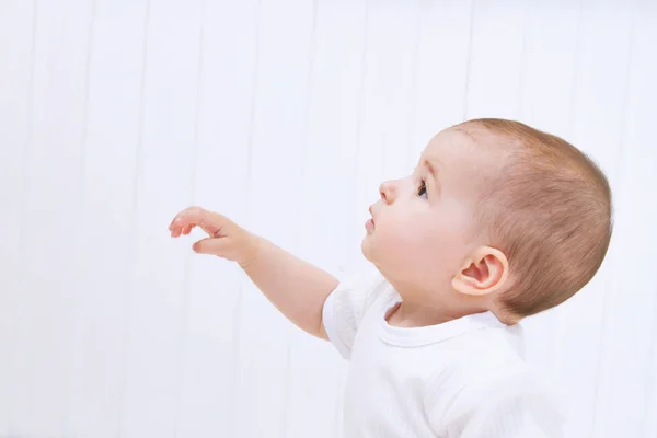 Schönes Babyporträt Auf Weißem Hintergrund — Stockfoto