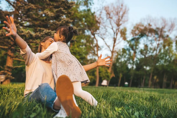 Joyful Happy Girl Kid Playing Her Mother Outdoor Portrait Happy — Stock Photo, Image