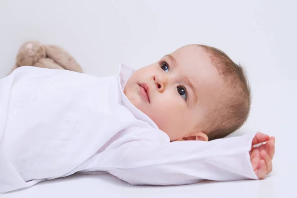 Hermoso Retrato Bebé Sobre Fondo Blanco — Foto de Stock