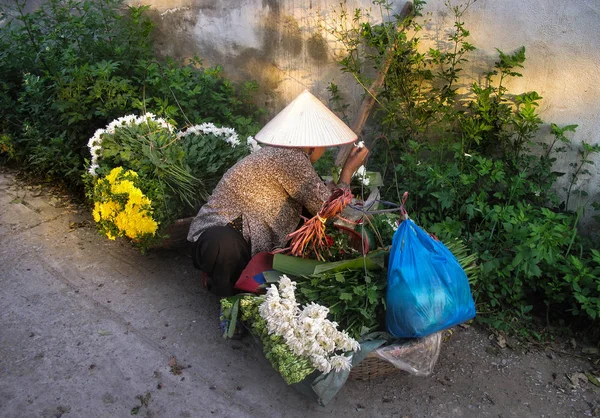 Virágkereskedő Namdinh Városban Vietnamban — Stock Fotó