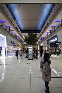 Dubai, Birleşik Arap Emirlikleri 23 Temmuz 2018 Dubai Alışveriş Merkezi Downtown Dubai en büyük alışveriş merkezi içinde BAE ile toplam iç kullanım alanı 5.9 milyon sq ft Burj Khalifa yanında bulunan.