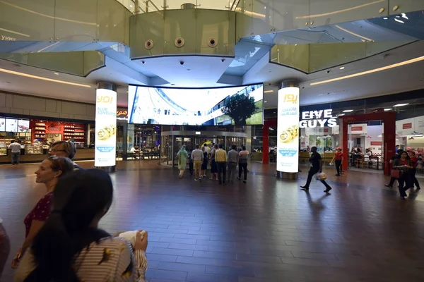 Dubai, Birleşik Arap Emirlikleri 23 Temmuz 2018 Dubai Alışveriş Merkezi Downtown Dubai en büyük alışveriş merkezi içinde BAE ile toplam iç kullanım alanı 5.9 milyon sq ft Burj Khalifa yanında bulunan.