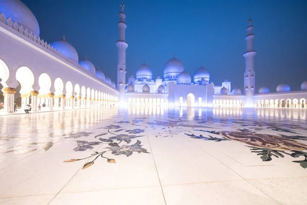 Abu Dhabi Förenade Arabemiraten Augusti 2018 Sheikh Zayed Grand Mosque — Stockfoto