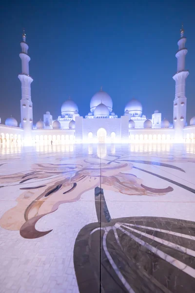 Abu Dhabi Förenade Arabemiraten Augusti 2018 Sheikh Zayed Grand Mosque — Stockfoto