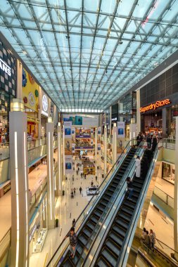 Dubai, Birleşik Arap Emirlikleri 03 Kasım 2018, Dubai Alışveriş Merkezi yanında Uluslararası Dubai Kongre ve Sergi Sarayı, Downtown Dubai UAE, en büyük alışveriş merkezi bir toplam iç kat 5.9 milyon sq ft ile alanlarından birinin