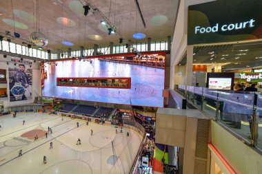 Dubai, Birleşik Arap Emirlikleri 03 Kasım 2018, Dubai Alışveriş Merkezi yanında Uluslararası Dubai Kongre ve Sergi Sarayı, Downtown Dubai UAE, en büyük alışveriş merkezi bir toplam iç kat 5.9 milyon sq ft ile alanlarından birinin