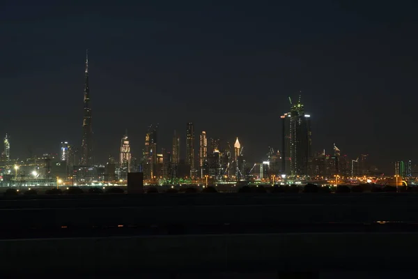 Dubai Al Meydan district, Dubai şehir ve iş Bay area gece manzarası