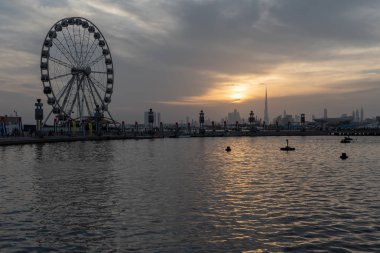 Dubai, Birleşik Arap Emirlikleri 16 Kasım 2018, Dubai Festival City Mall Festival City bölgesinde Ramazan sırasında orada bulunan dekorasyon çok ve sunar