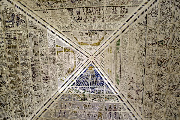 Wafi city Mall, Dubai, United Arab Emirates, December 23, 2018, Christmas Activity in the mall for the kids to take picture with Santa Claus and Christmas tree