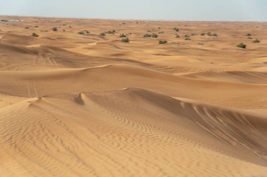 Sharjah çöl alanı, Off-Road'a benziyor tarafından yolcular, kapalı büyük kırmızı pembe Rock için için en çok ziyaret edilen yerlerden biri