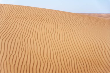 Sharjah çöl alanı, Off-Road'a benziyor tarafından yolcular, kapalı büyük kırmızı pembe Rock için için en çok ziyaret edilen yerlerden biri