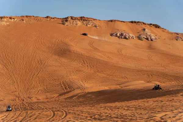 Büyük Kırmızı Pembe Rock Sharjah Birleşik Arap Emirlikleri Aralık 2018 — Stok fotoğraf