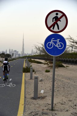 Nad Al Sheba Bisiklet parça road, Dubai, Birleşik Arap Emirlikleri Dubai manzarası, motorcu