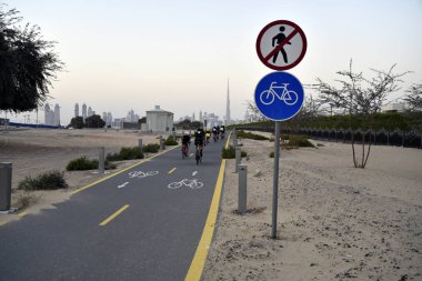 Nad Al Sheba Bisiklet parça road, Dubai, Birleşik Arap Emirlikleri Dubai manzarası, motorcu