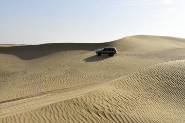 Lisalli için Al Qudra göller çevresinde yollar kapalı ve çöl Safari, Dubai, Birleşik Arap Emirlikleri macera
