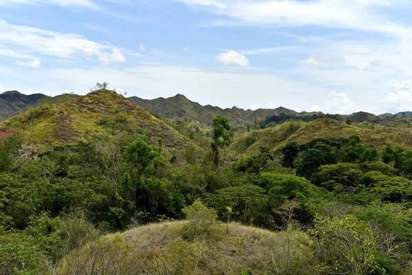 Rond de Magat Dam gelegen in de Cagayan City, Isabela, Phili — Stockfoto