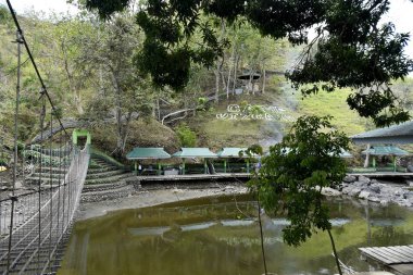 Cagayan şehrinde bulunan Magat Barajı çevresinde, Isabela, Phili